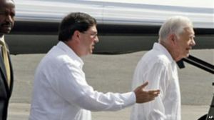 Bruno Rodríguez Parrilla con el Presidente Jimmy Carter, de EE.UU.